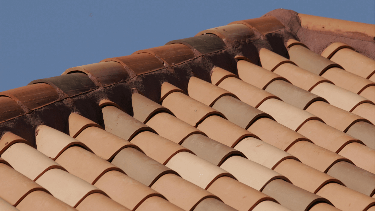 Clay vs Concrete Roof Tiles in Miami: Durability, Costs & Styles (2025 Guide)