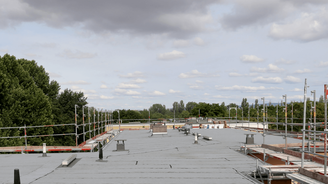 Flat roof reApair in Miami Essential maintenance tips to prevent costly damage (2) (1)